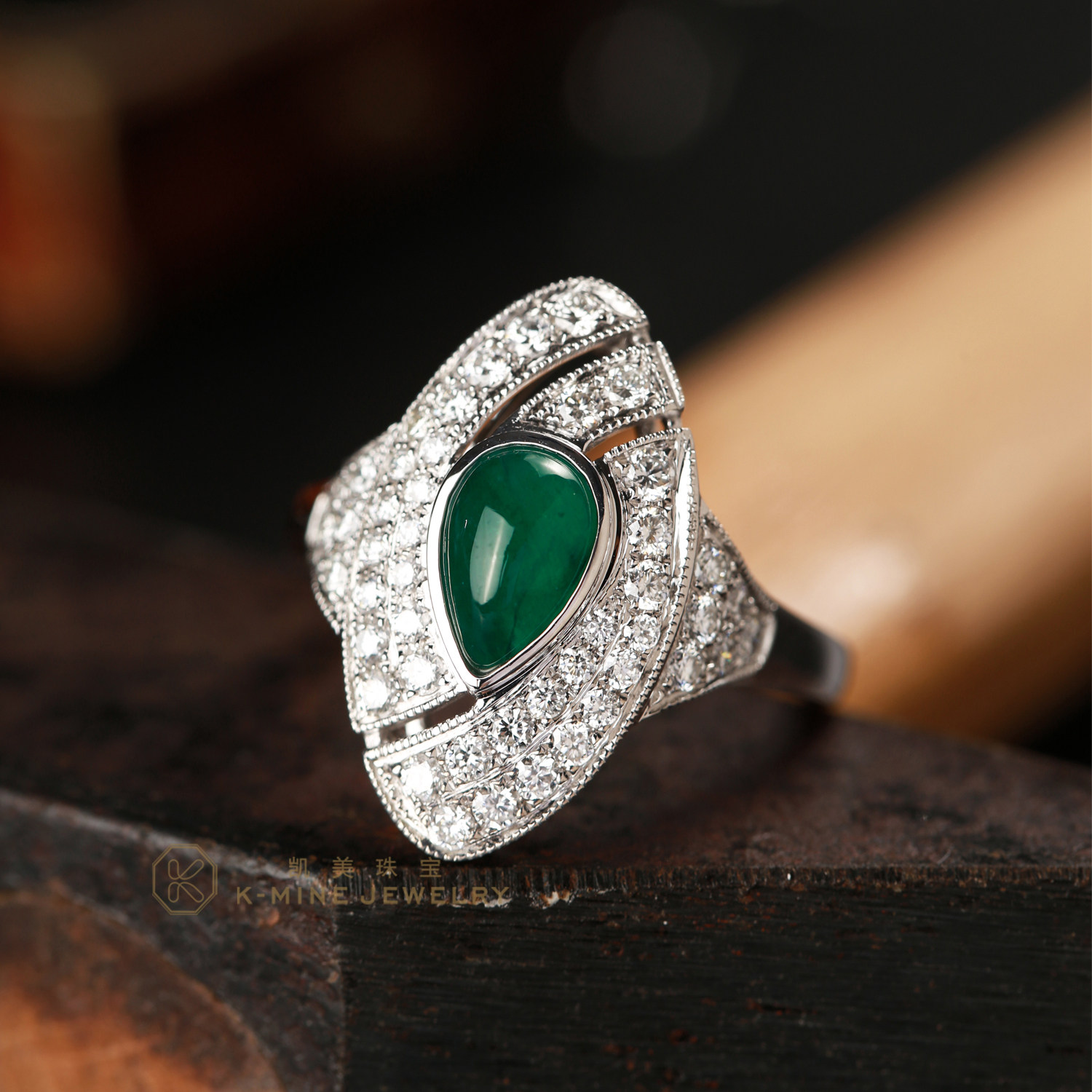 正品天然真祖母绿水滴形戒指18K金钻石群豪镶万元绿宝石带证书