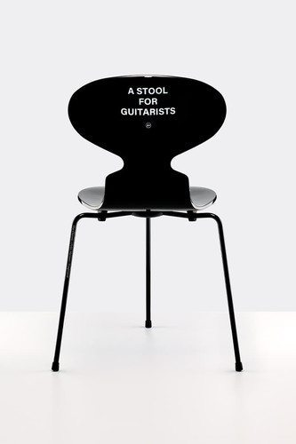 FRITZ HANSEN x FRAGMENT DESIGN藤原浩联名限定三腿ARINKO椅子