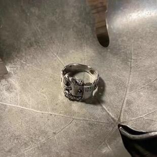 原创设计做旧十字架玫瑰锁扣戒指戒指朋克风