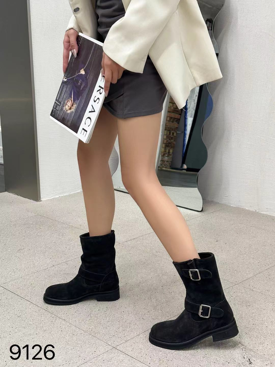 欧洲站女鞋2024秋冬欧洲站真皮粗跟机车皮带扣套筒靴马丁靴9126