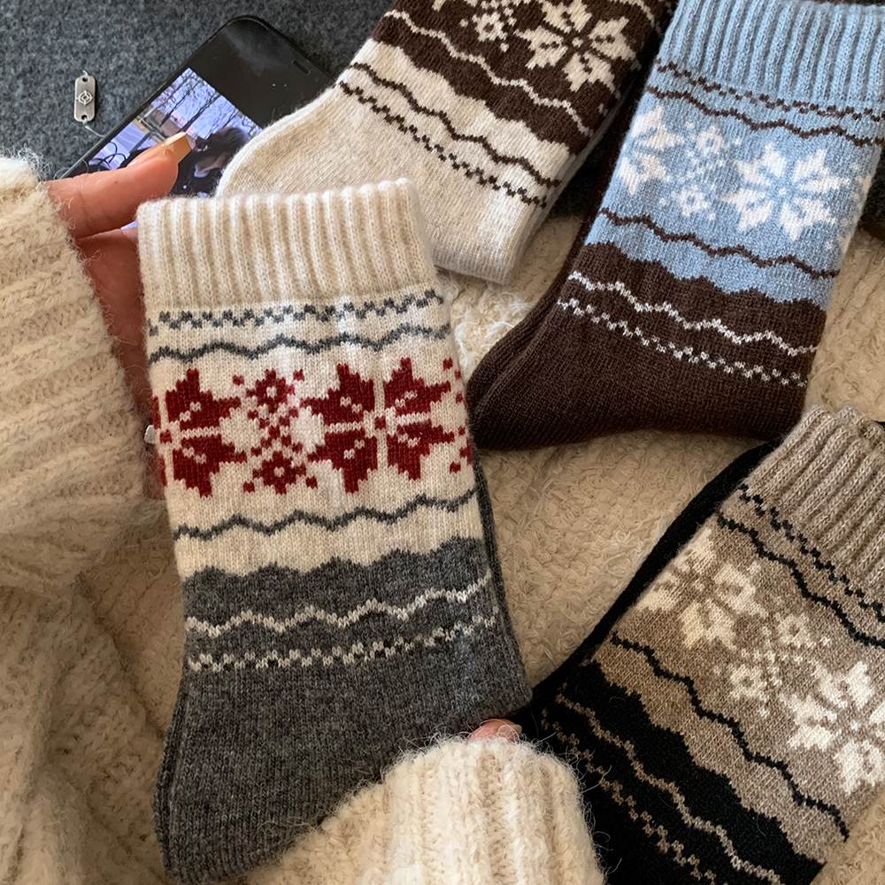 羊毛费尔岛袜子女中筒袜秋冬款加厚加绒保暖羊绒日系复古冬滑雪袜