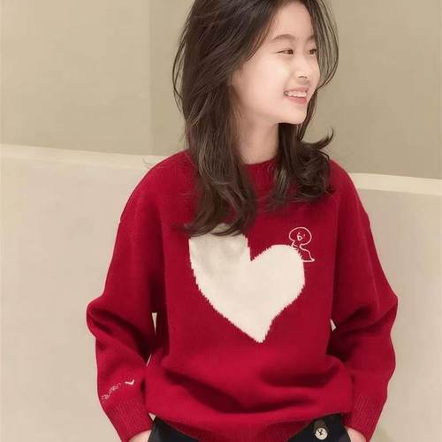 女童红色爱心柔软圆领针织衫