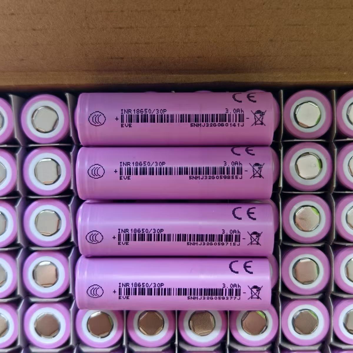 亿纬18650锂电池3000mAh大容量