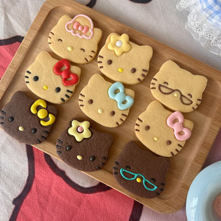 哈喽kt猫糖霜饼干hellokitty黄油曲奇甜品蛋糕装饰摆台手工零食