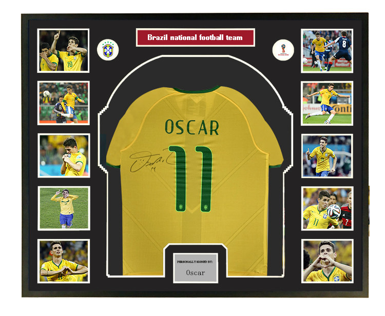巴西足球队 奥斯卡 亲笔签名球衣 含证书 裱框收藏