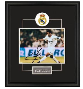 劳尔冈萨雷斯 皇家马德里足球俱乐部 亲笔签名照片 裱框收藏含sa证书体育周边R7