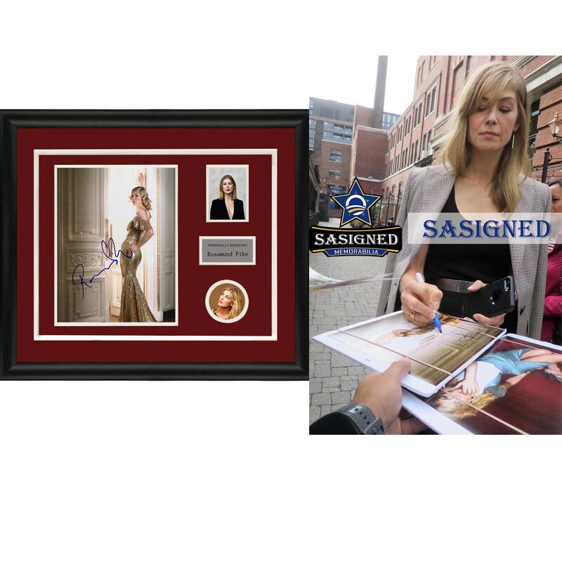 英国女演员 裴淳华 亲笔签名照片裱框 含sa证书 sa proof