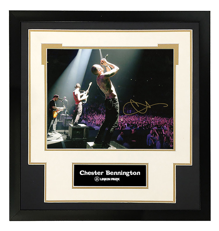 收藏 林肯公园 主唱 查斯特贝宁顿 亲笔签名照片 裱框 含sa证书