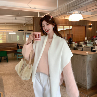 大三角巾披肩外搭女2025新款围巾两用高级感绿针织保暖秋季空调房