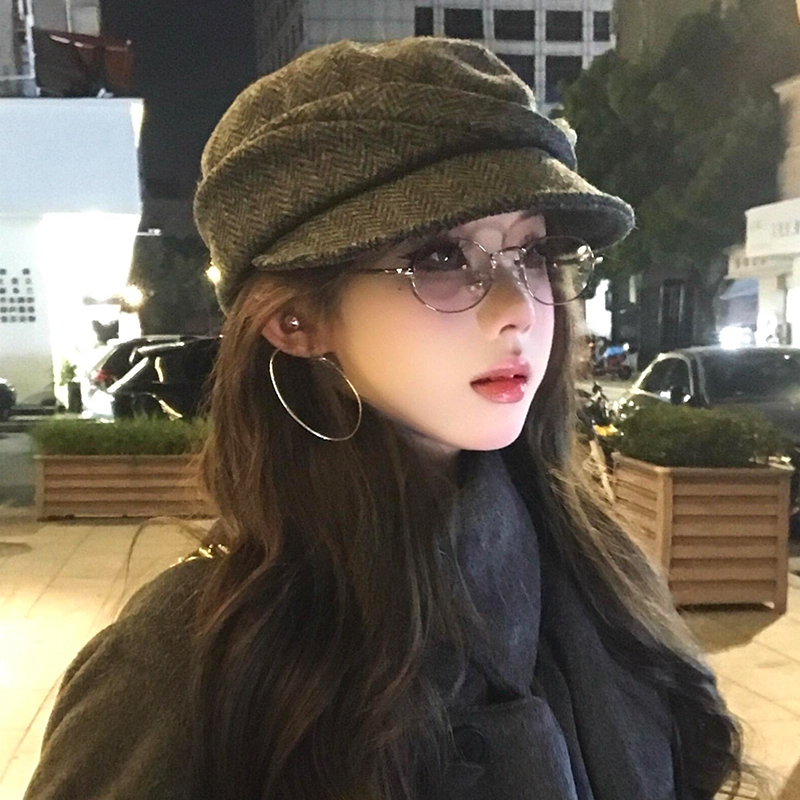 【辣妹穿搭】拍照敲出片贝雷帽