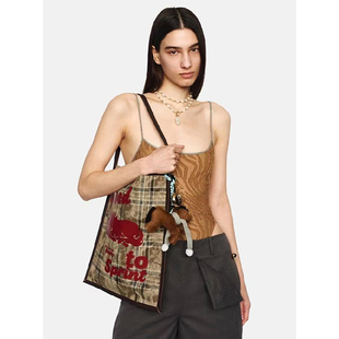 JACQUES WEI 2026新年胶囊系列马年 小马皮草挂件格纹复古帆布包