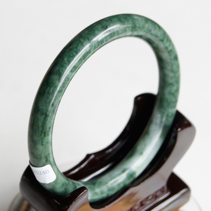 地摊玉器贵州翠手镯石飘