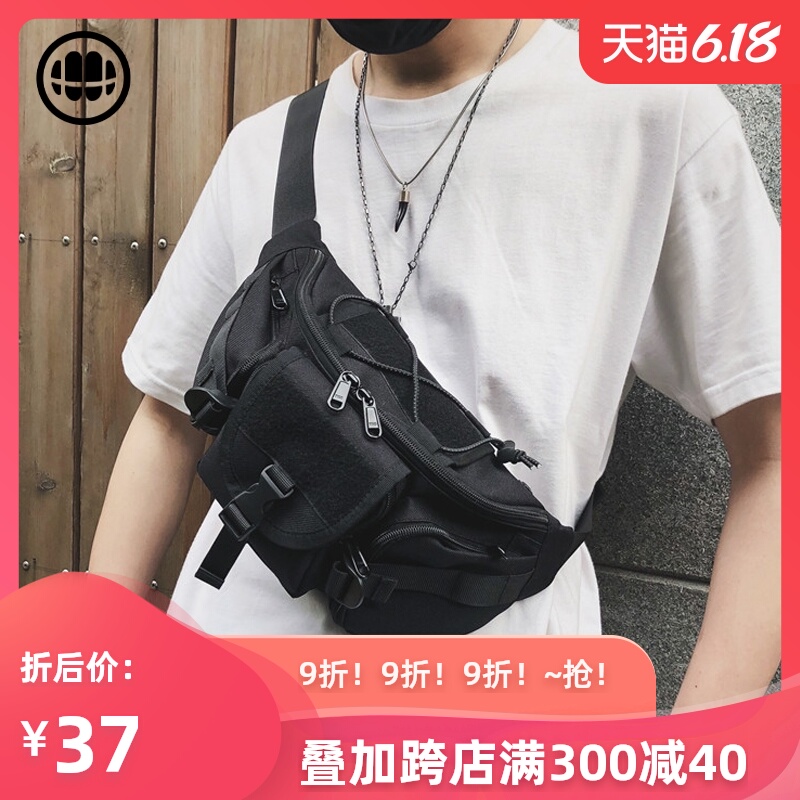 男士胸包ins超火潮牌工装包机能风斜挎包女休闲斜跨百搭运动腰包