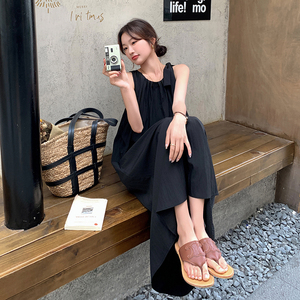 气质高级感黑色挂脖裙女夏季2025新款大方得体超好看法式风连衣裙图片