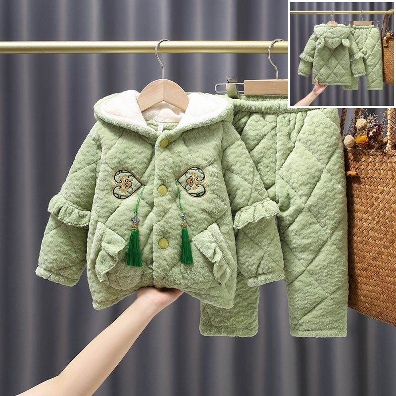 冬季儿童牛奶绒戴帽加绒加厚法兰绒睡衣夹棉家居服宝宝珊瑚绒套装