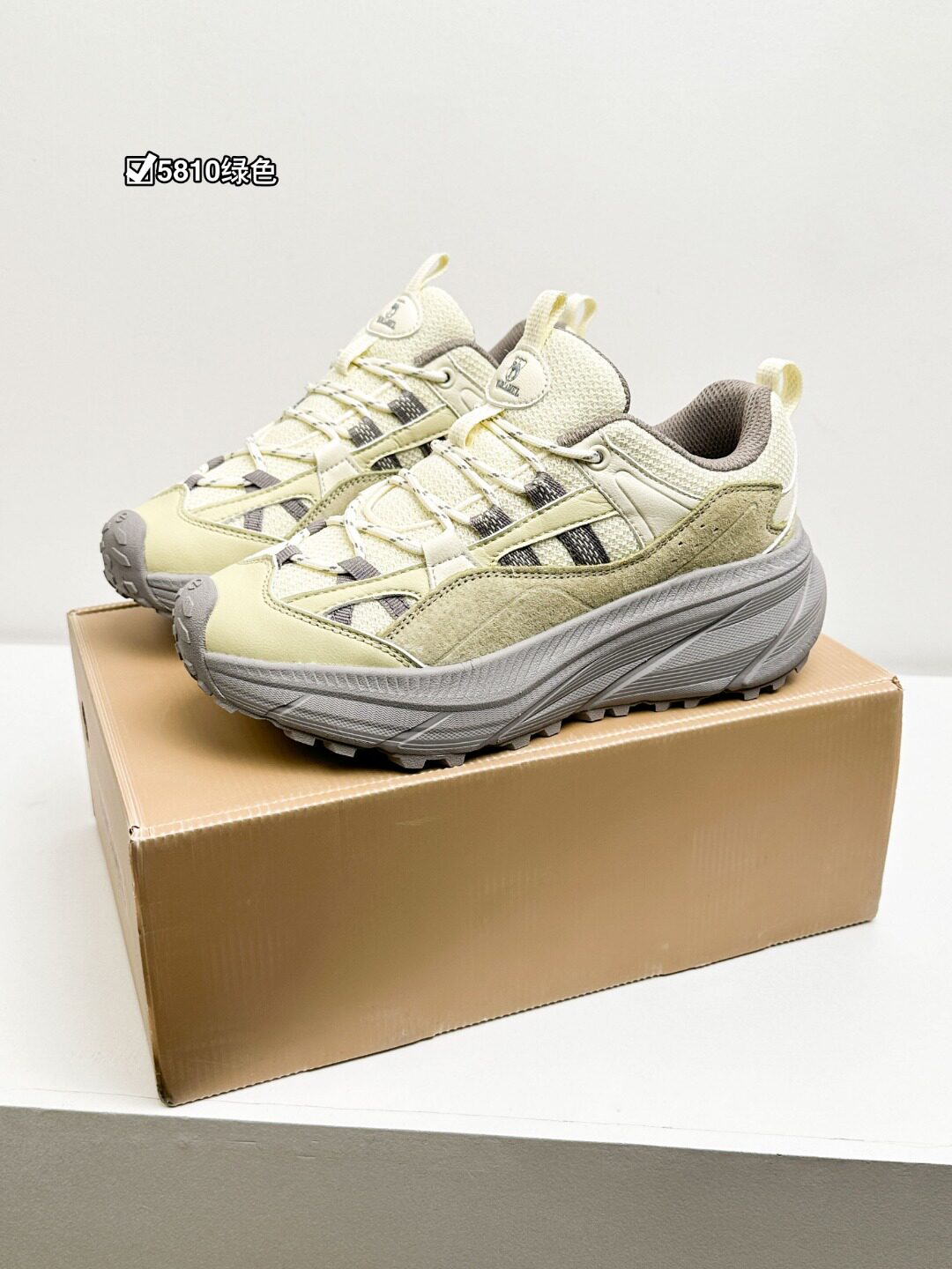 明星同款真皮厚底老爹鞋女新款百搭复古休闲运动鞋原创小众跑步鞋