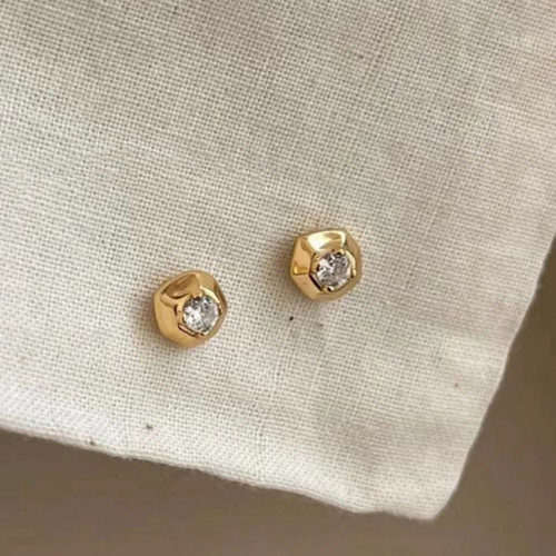 法式养耳洞轻奢气质锆石耳钉
