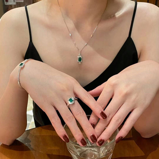 翠绿幽光祖母绿绿宝石戒指女绿宝石项链手镯轻奢旺财运套装珠宝贵
