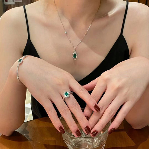 翠绿幽光祖母绿绿宝石戒指女绿宝石项链手镯轻奢旺财运套装珠宝贵