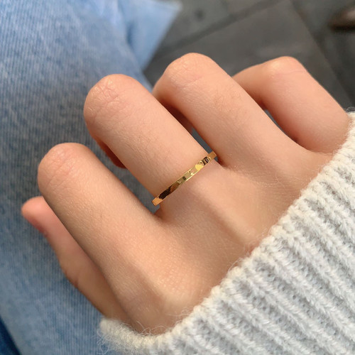 质感复古简约通勤光面戒指