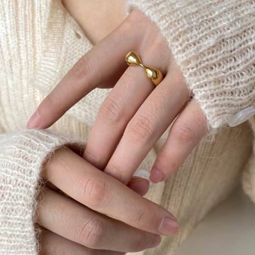 金银两色小胖桃心戒指复古时尚