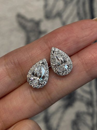 慵懒富贵花鸽子蛋耳钉