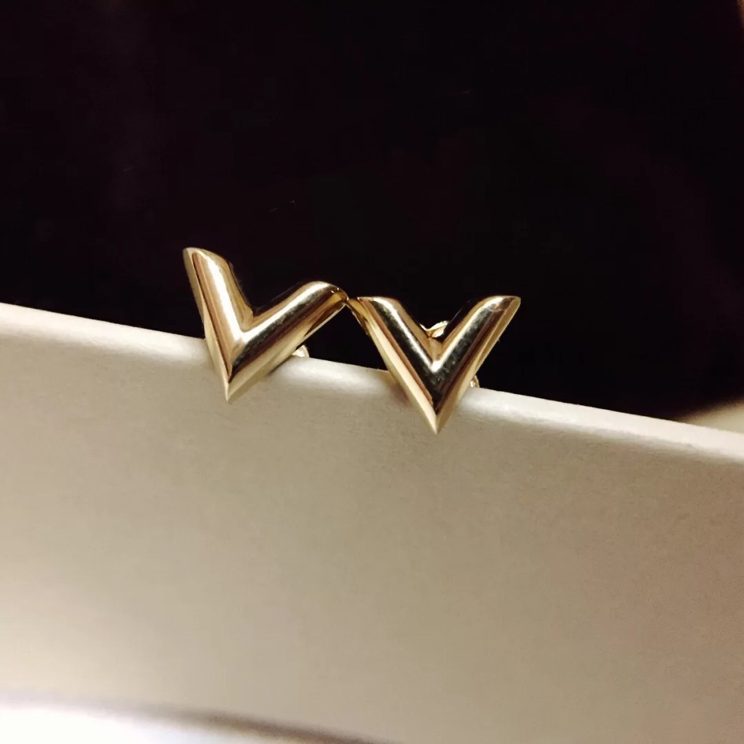 轻奢原创时髦气质小巧字母耳环