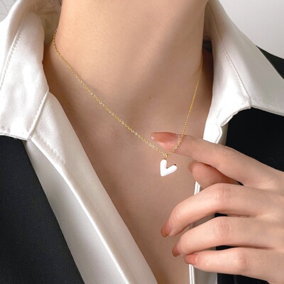 白色贝壳爱心项链轻奢百搭