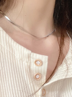 经典简约丝滑不过时蛇骨锁骨链