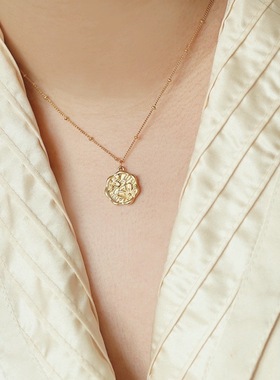 时髦小众桃花印章圆牌显瘦项链