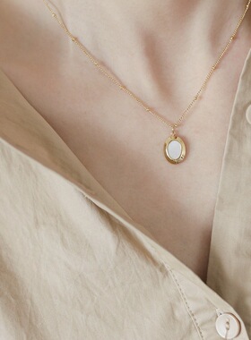 显锁骨修长显白白贝母椭圆造型项链