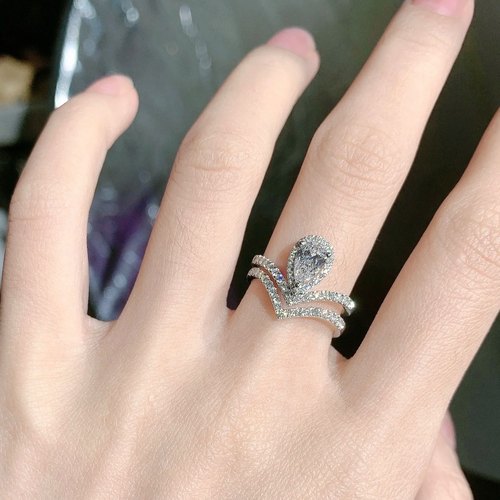 高品质双层椭圆鸽子蛋钻戒女