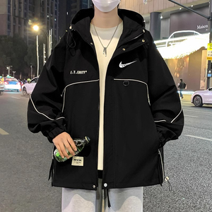 耐克顿反光条连帽冲锋衣外套男士2024秋季新款宽松青少年工装夹克