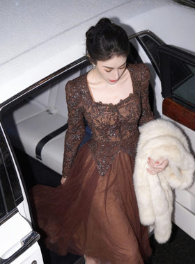 21966 秋冬装新款女装法式方领收腰蕾丝拼接网纱高腰蓬蓬连衣裙女