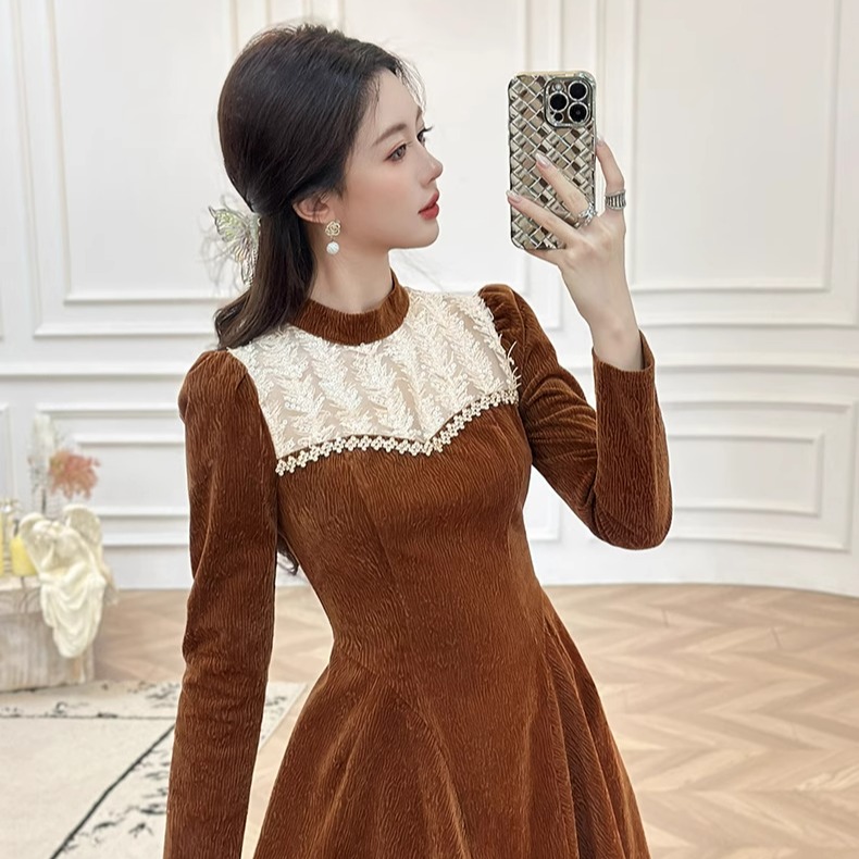 法式圆领蕾丝拼接灯芯绒连衣裙女