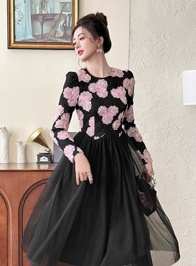 65472新款秋冬拼接花朵黑色网纱轻熟风优雅气质连衣裙