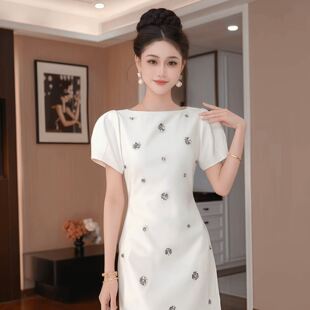 显瘦连衣裙 连衣裙女都市摩登修身 22049 财阀千金重工镶钻泡泡袖