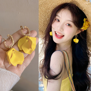 明黄色花瓣蚊香盘耳夹女森系海边多巴胺无耳洞耳环夸张方圆脸耳饰