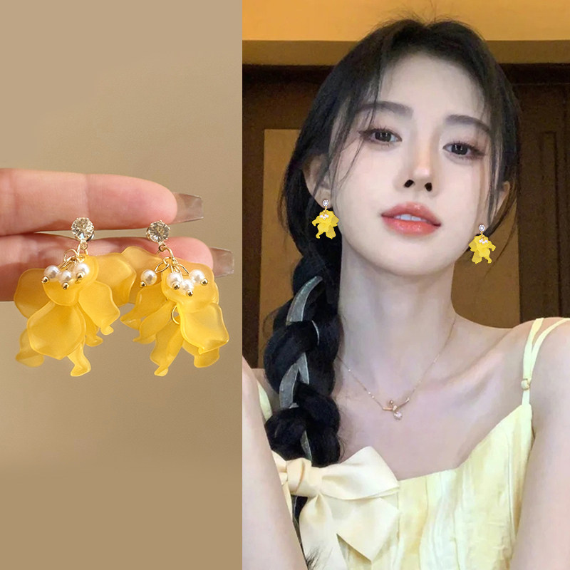 黄色花朵流苏耳环耳坠珍珠款轻奢甜美高级感耳钉2026新款夸张耳饰