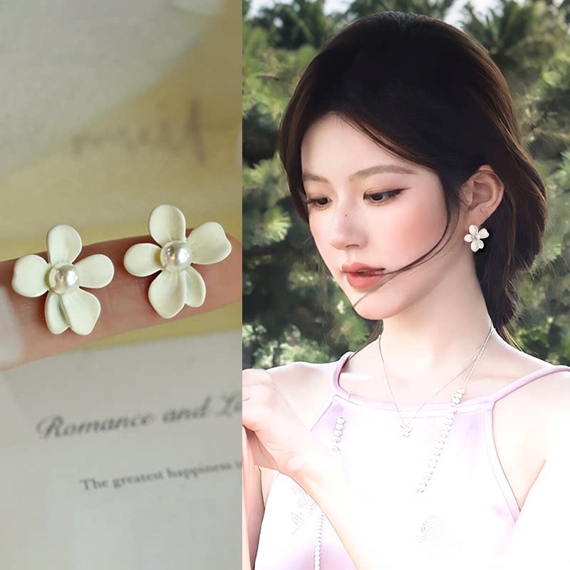白色珍珠款花朵耳夹女新款小众图片