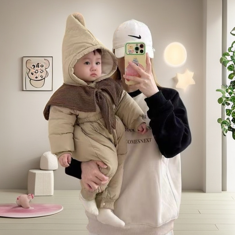 冬款摩卡泡泡防护盾加棉加绒毛线大领连帽洋气长袖婴幼儿连体哈衣