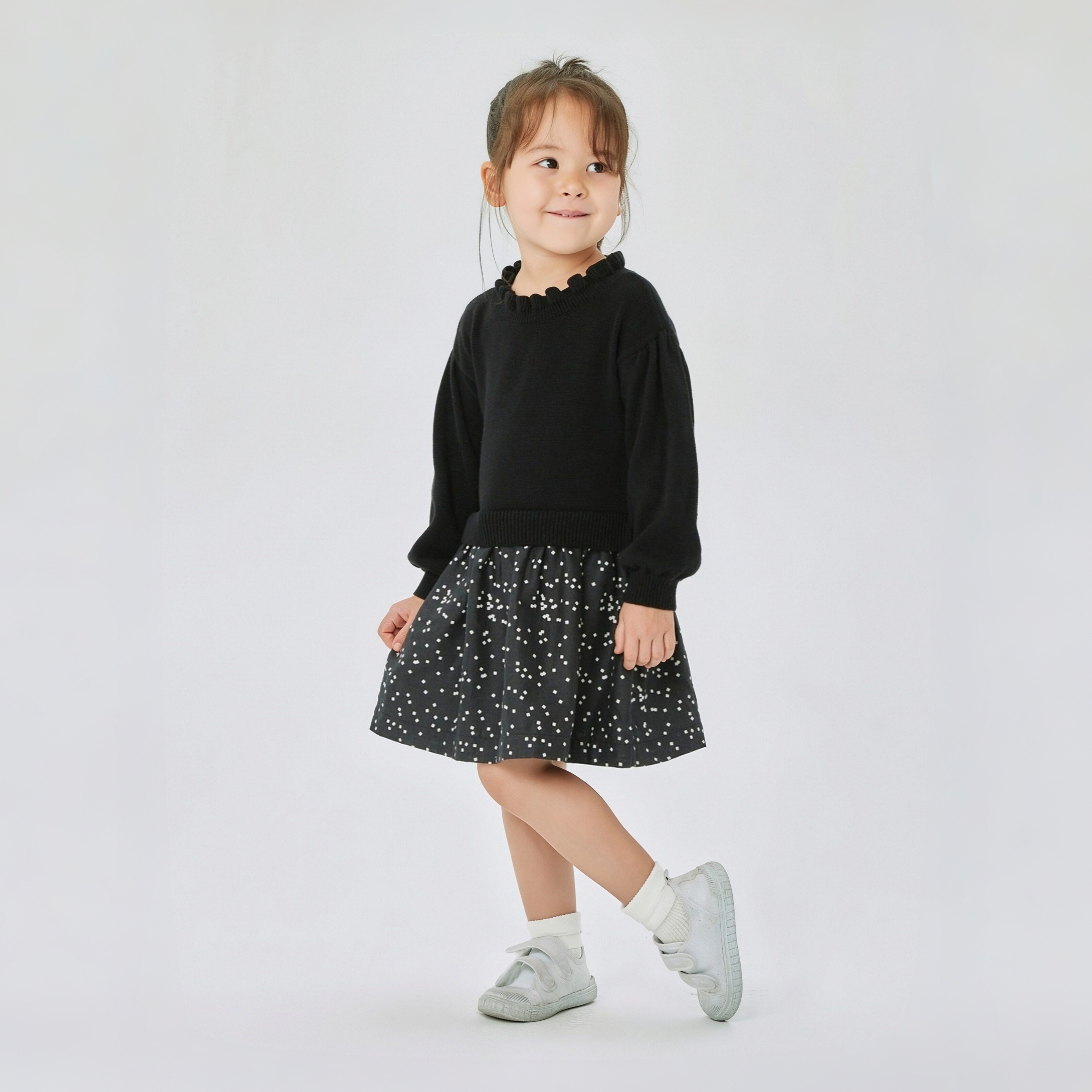 美单黑色纯棉木耳边领子春秋长袖黑白斑驳下摆女童针织套头连衣裙