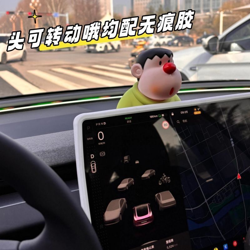 可爱创意胖虎汽车摆件车内中控仪表台面车载装饰公仔玩偶2024新款