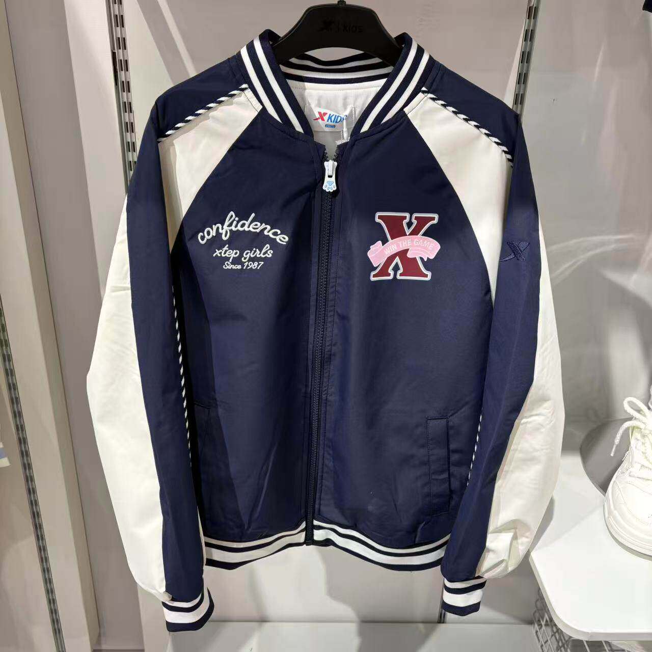 特步儿童棒球服外套女大童2026春季新款宽松休闲夹克674124128446