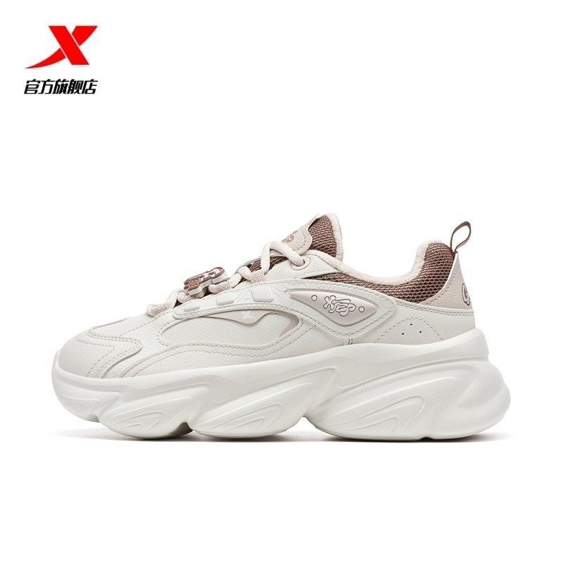 特步女鞋猫爪二棉鞋2025冬季新款皮面保暖加绒运动鞋975418370041