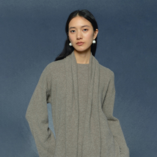 月泠泠 「石髓」2025秋冬新款羊毛极简风灰色套头宽松女针织上衣