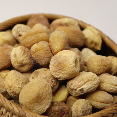 新货 新疆 小白杏干带核500g/袋果脯干树上吊 干杏甜  包邮