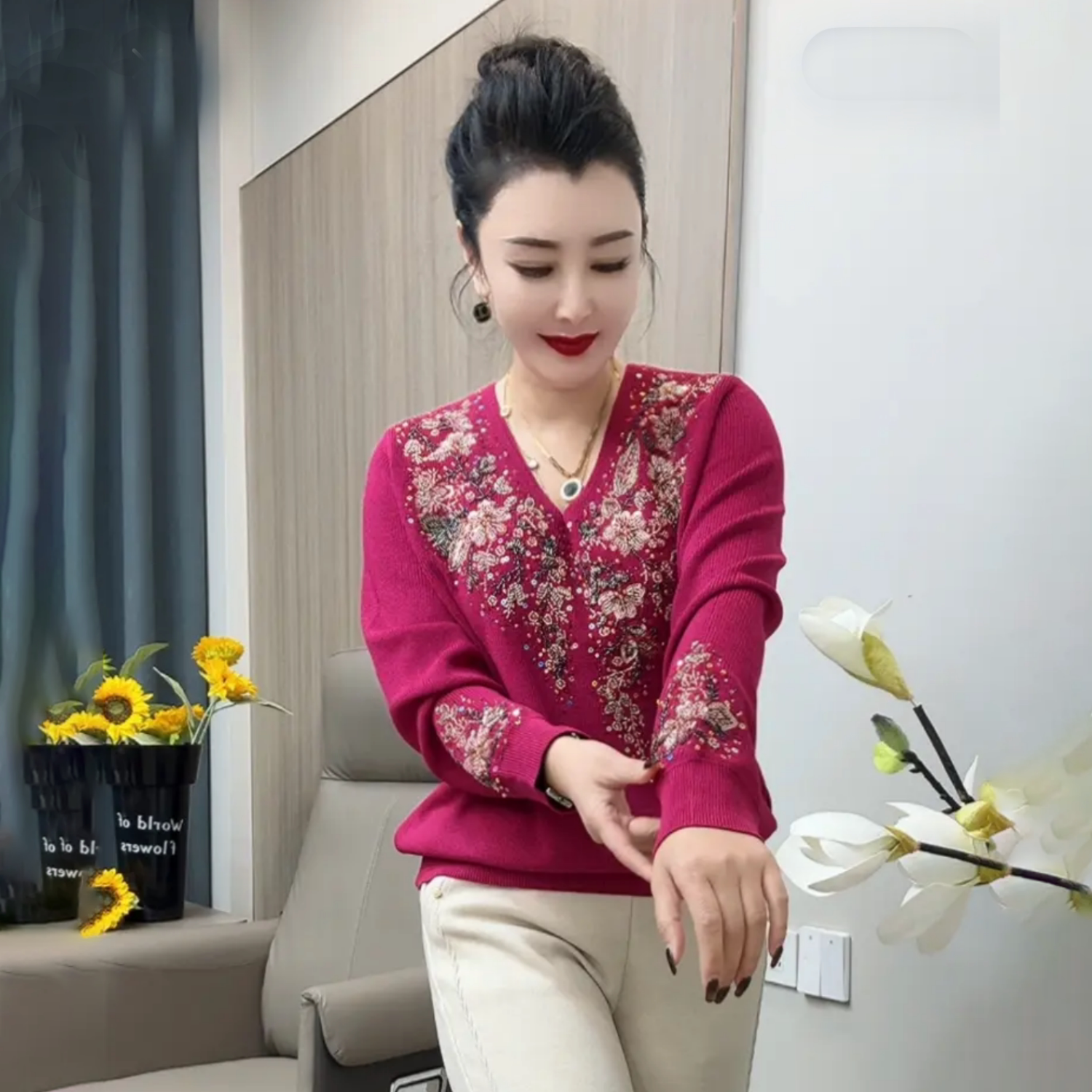 时尚洋气中老年妈妈长袖宽松大码遮肉刺绣镶钻打底针织衫焦麻毛衣