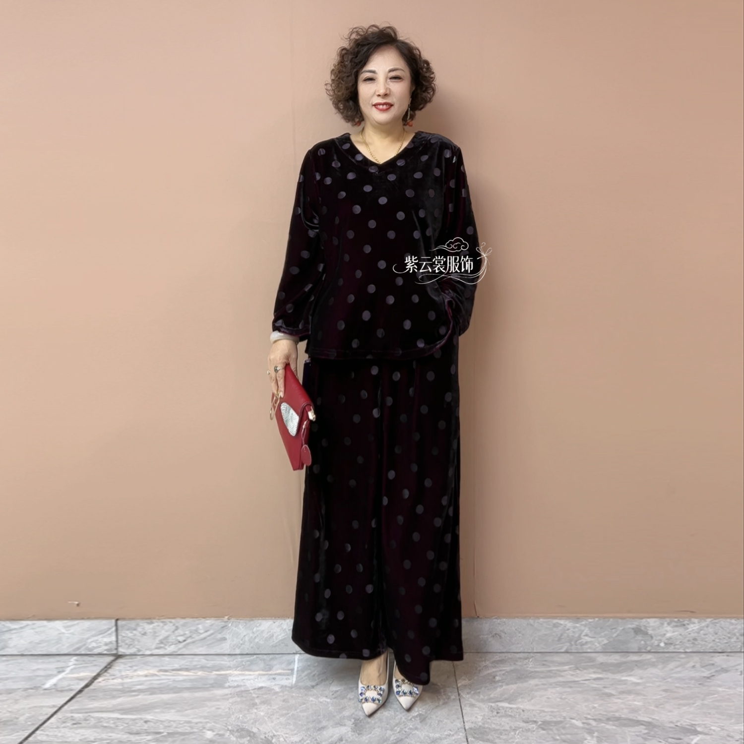 秋冬新款时尚洋气波点宽松遮肉气质V领上衣阔腿裤双色丝绒两件套