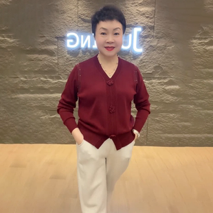 秋冬中年妈妈装V领针织衫立体花朵长袖宽松遮肚打底小衫毛衣上衣